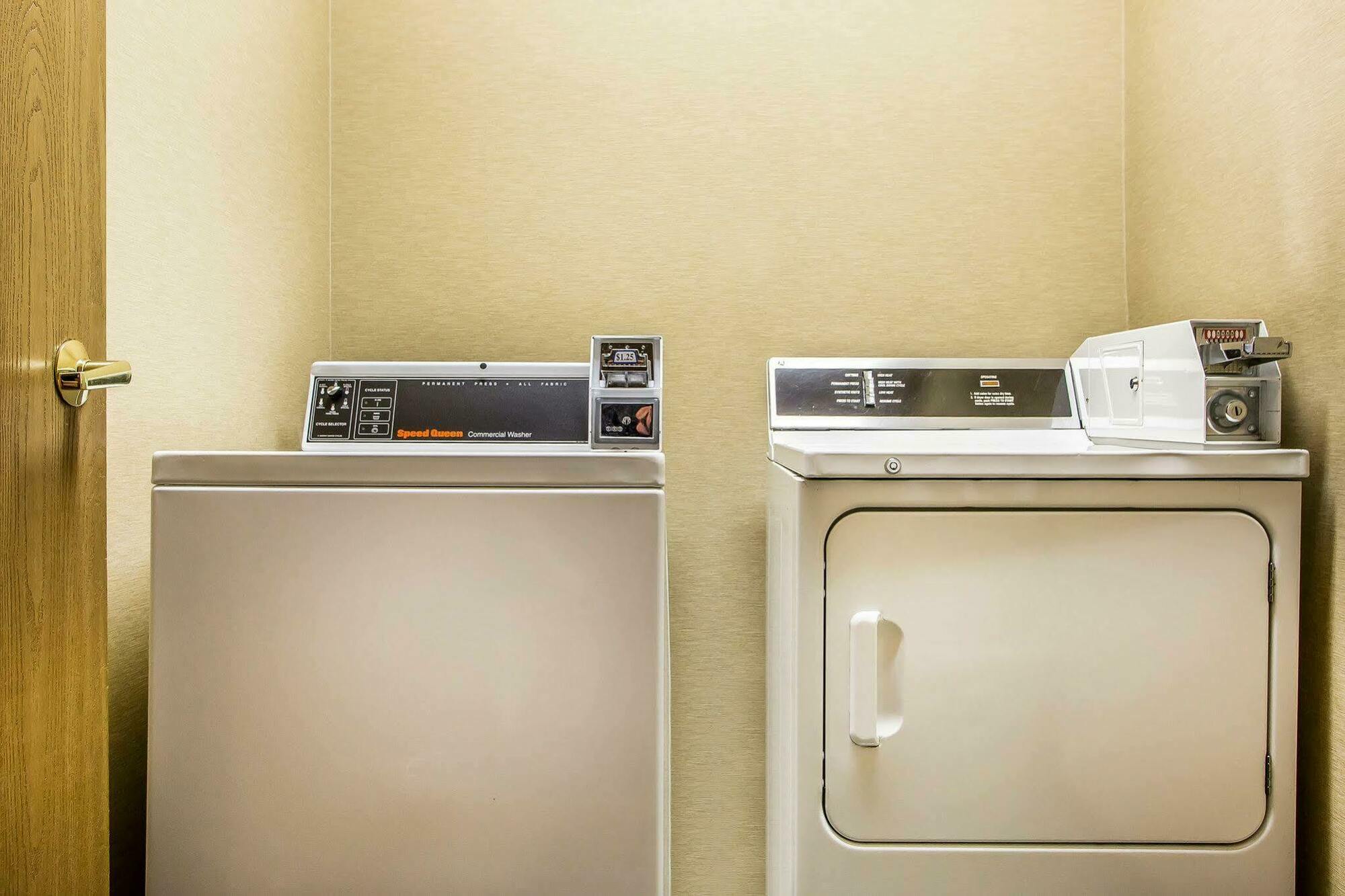 Quality Inn Greenville North Екстериор снимка